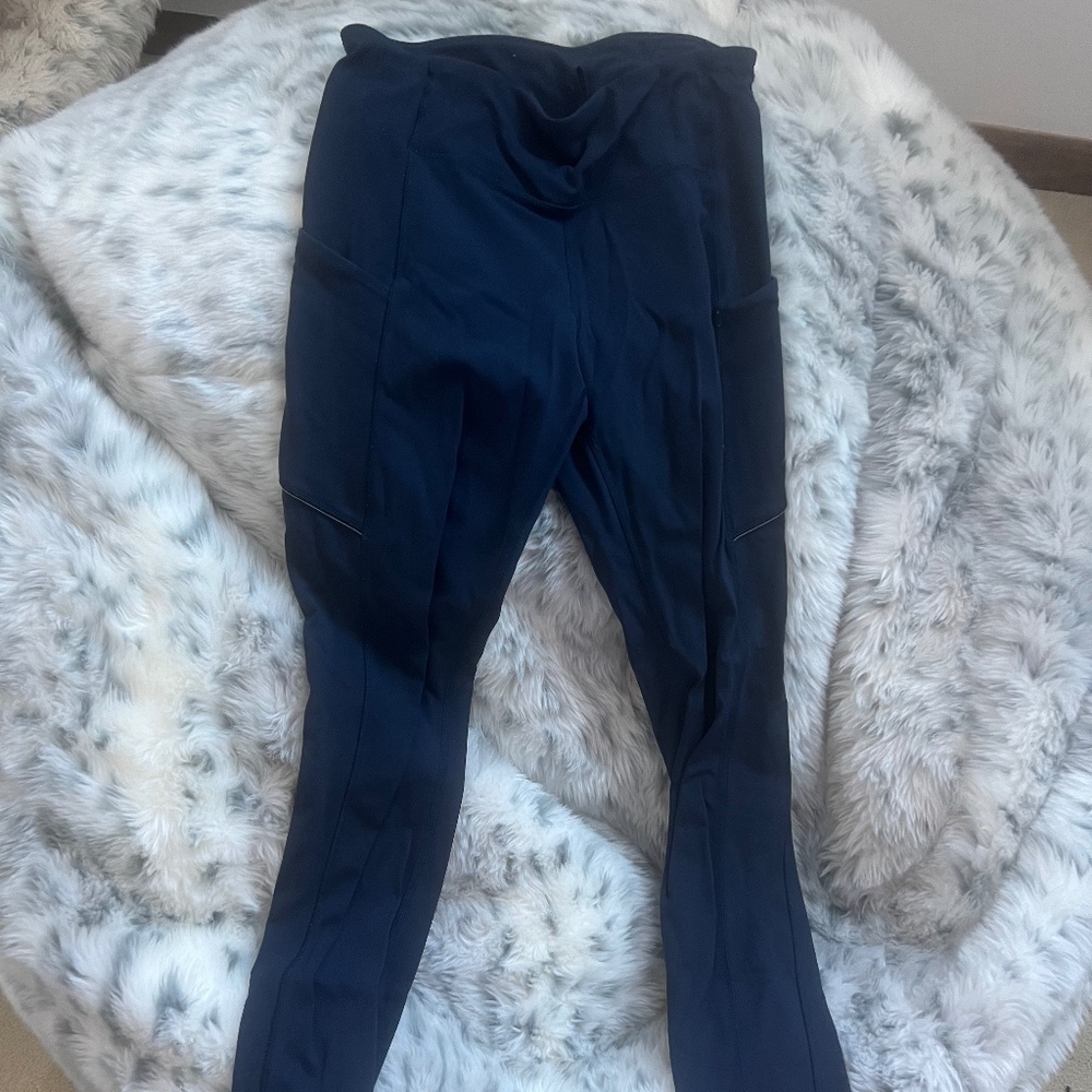 Lululemon leggings with pockets navy blue 28’